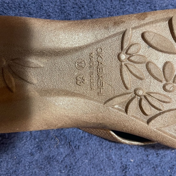 Okabashi women’s sandals! Size Medium! - Picture 3 of 4